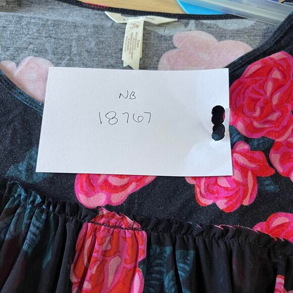 Matilda Jane shirt blouse top women's XL pink and red roses on black stretchy - Picture 16 of 16